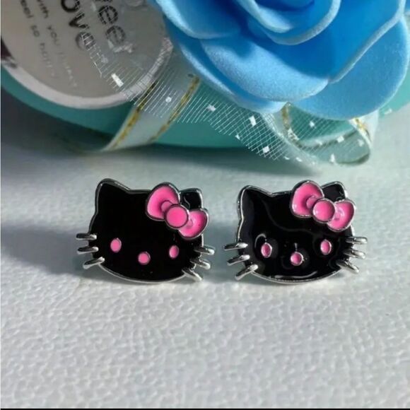 Hello Kitty Black Stud Earrings - Picture 1 of 4